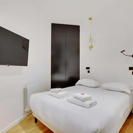 Апартаменты Authentic - 2br - 6p - Moulin Rouge